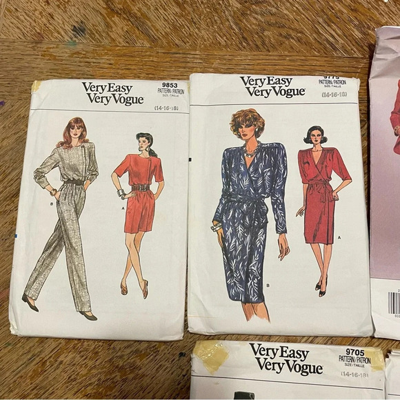 Lot of 8 Vogue Vintage Sewing Patterns Various sizes Womens Fashion Designs. - Picture 2 of 8